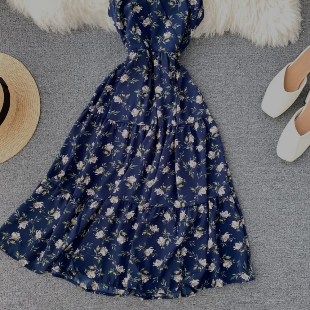 BEAUTIFUL FLORAL DRESS - Picture 3 of 9